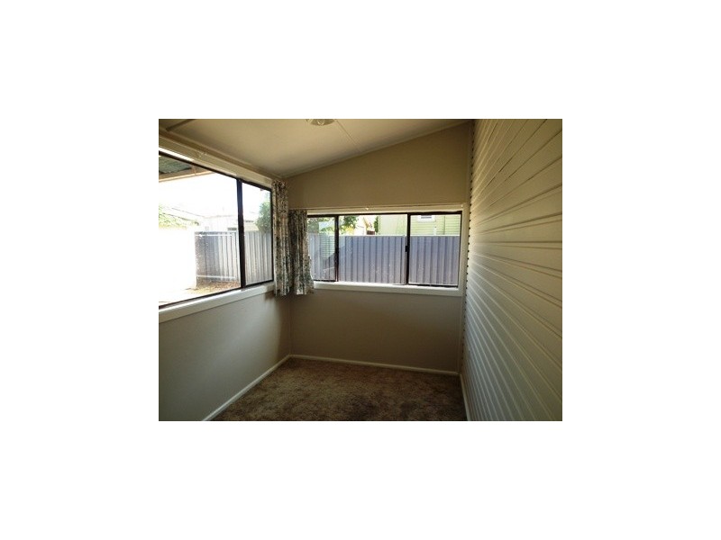 4 Waratah Street, Parkes NSW 2870