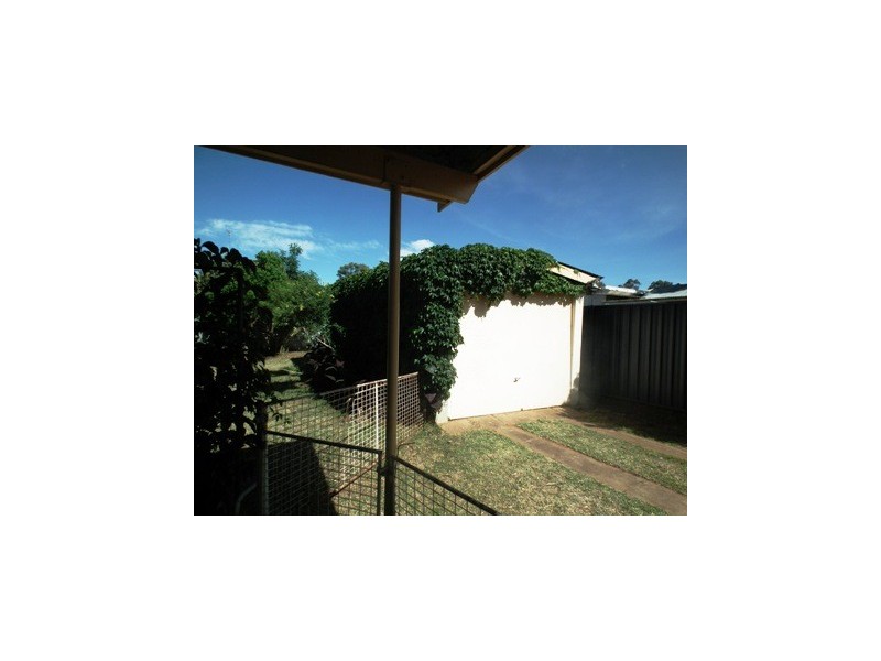 4 Waratah Street, Parkes NSW 2870