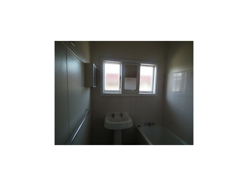 4 Waratah Street, Parkes NSW 2870