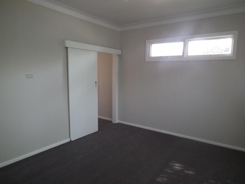 4 Waratah Street, Parkes NSW 2870