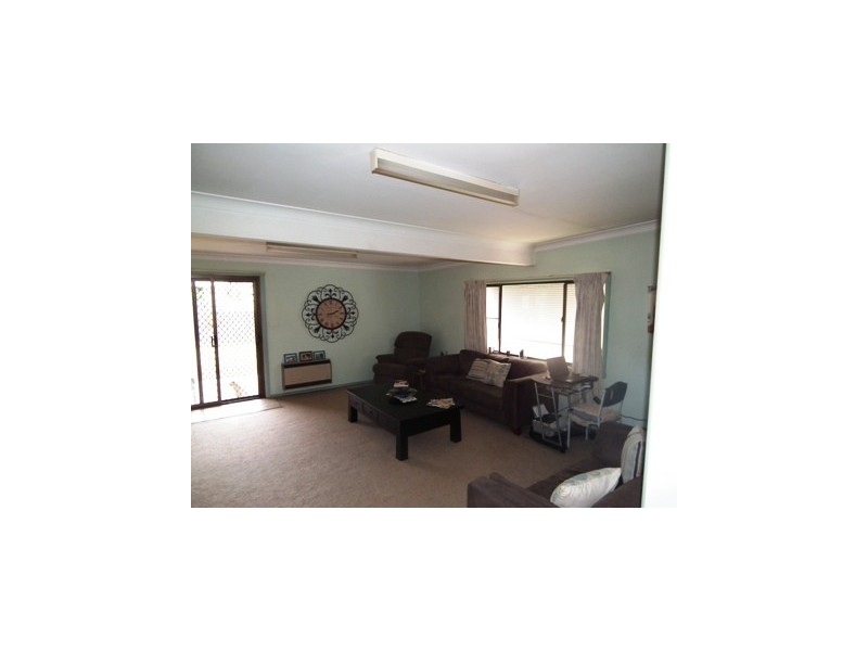 4 Porter St, Parkes NSW 2870