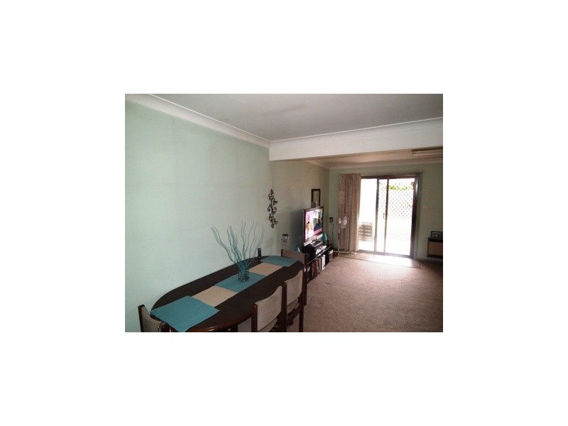 4 Porter St, Parkes NSW 2870