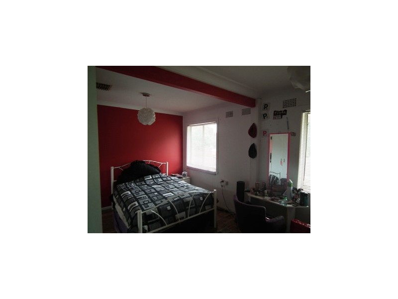 4 Porter St, Parkes NSW 2870