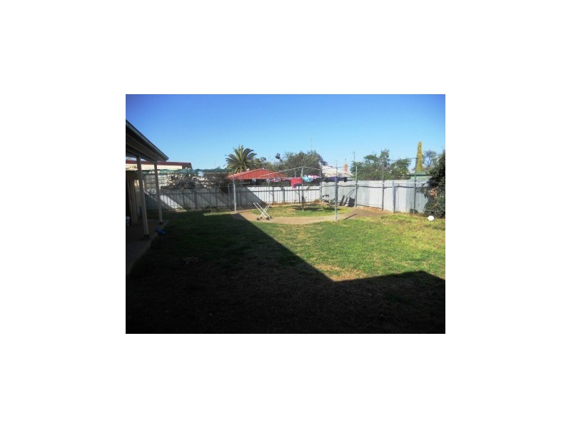 2 Cooke Street, Parkes NSW 2870