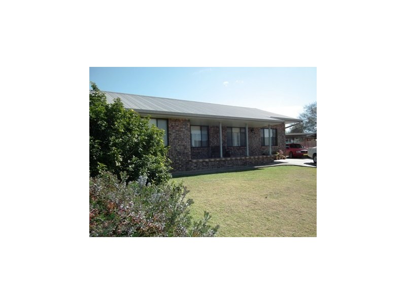 10 Werona Place, Parkes NSW 2870