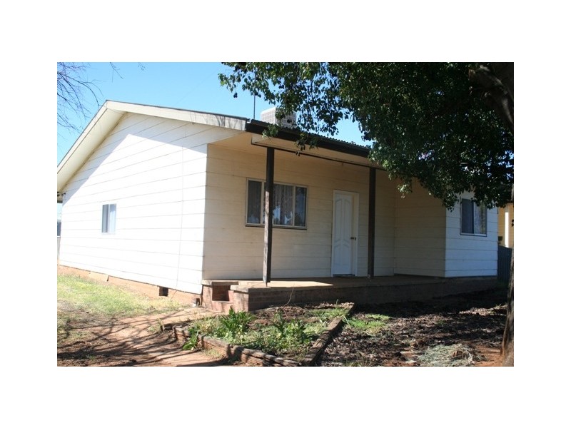 69 Forbes Road, Parkes NSW 2870