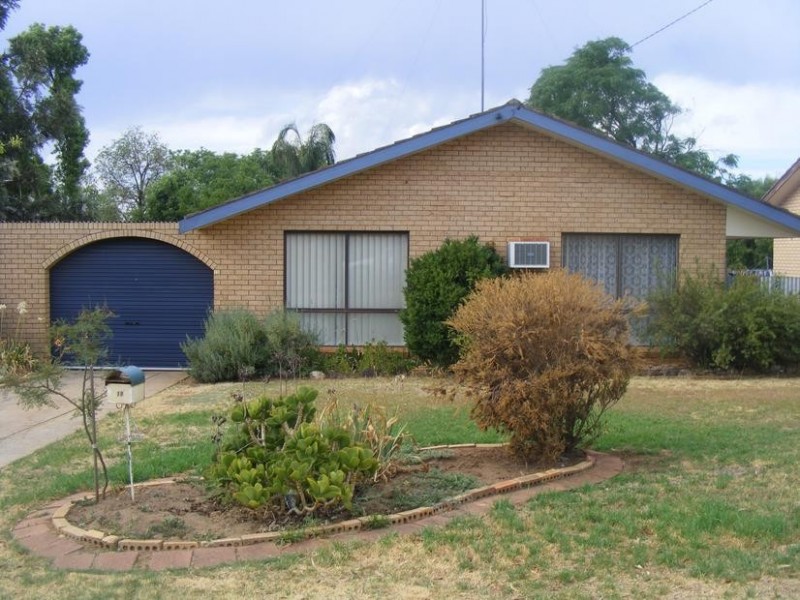 18 Callaghan St, Parkes NSW 2870