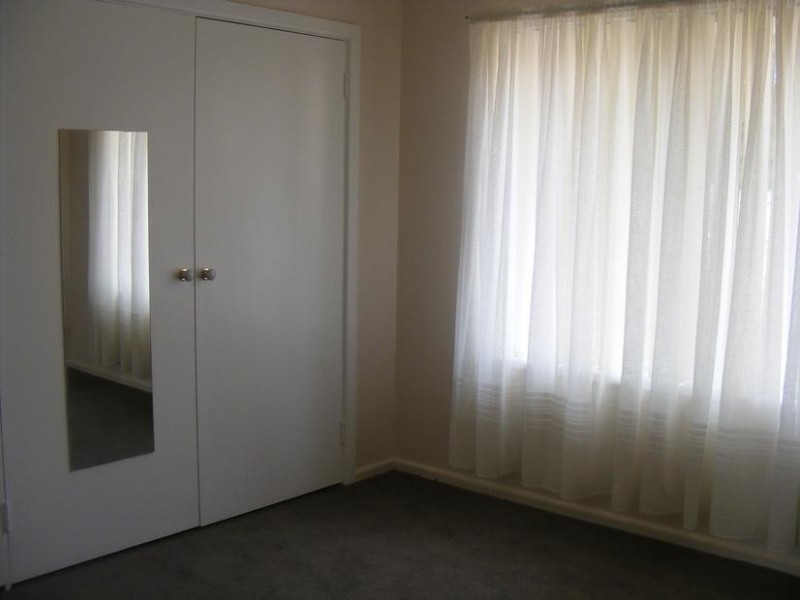 18 Callaghan St, Parkes NSW 2870