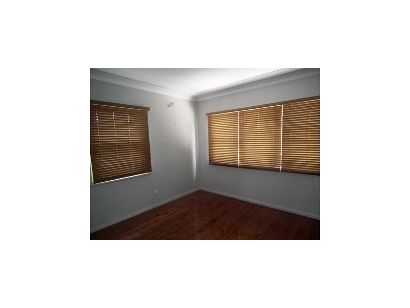 12 Boazman Ave, Parkes NSW 2870