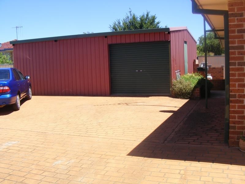 10 Endeavour Place, Parkes NSW 2870