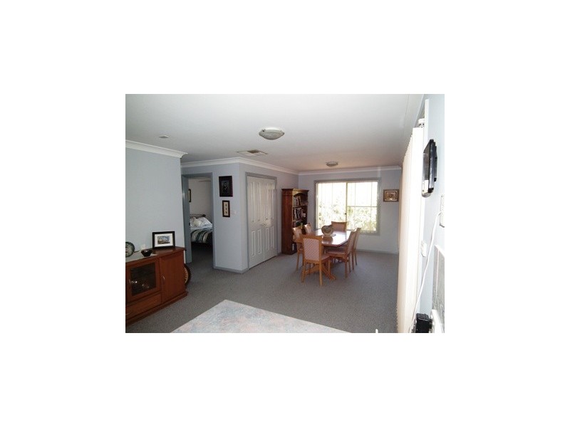 8 Russell Street, Parkes NSW 2870