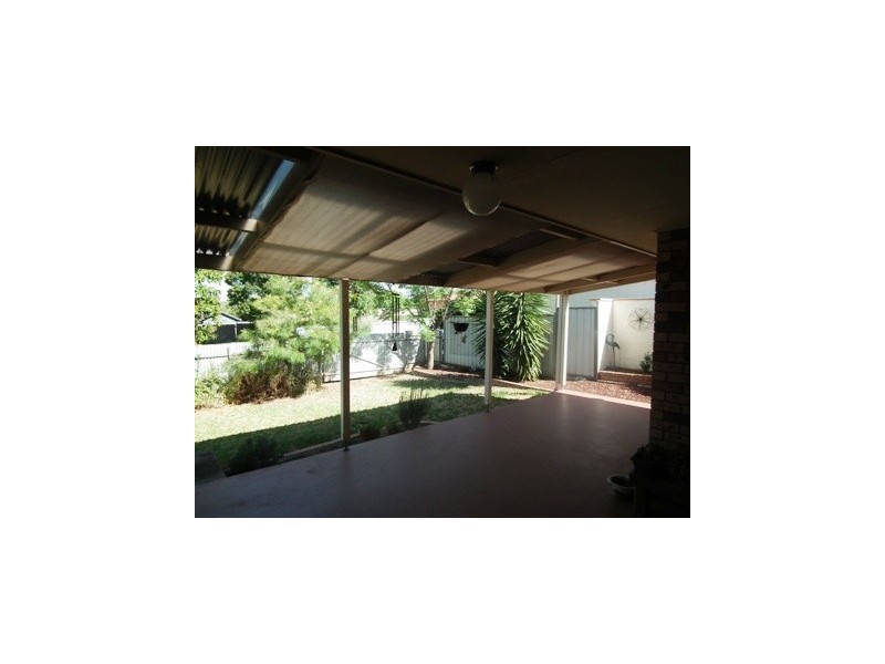 8 Russell Street, Parkes NSW 2870