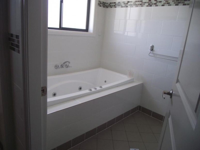 14 Glengowrie St, Parkes NSW 2870