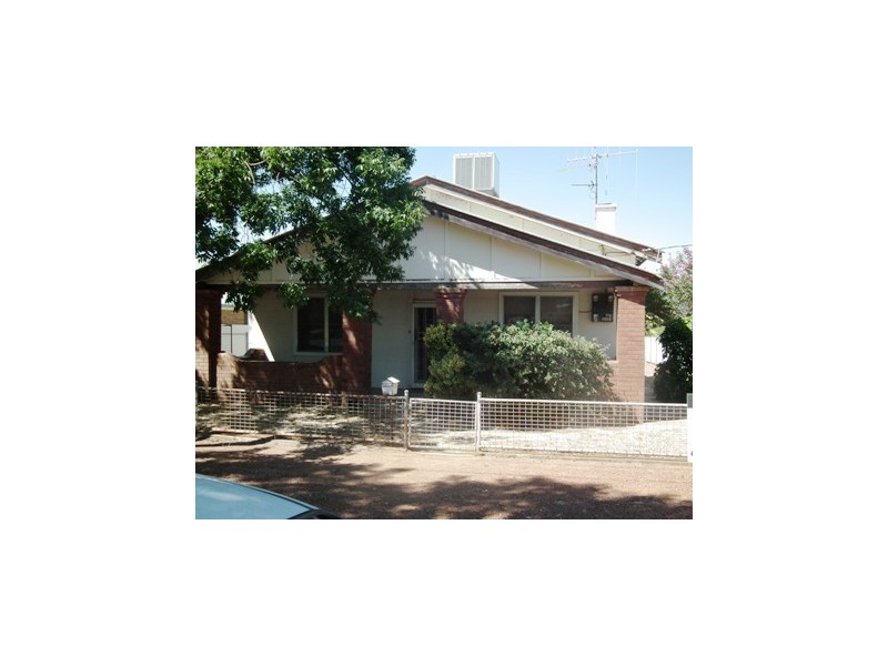67 Cecile Street, Parkes NSW 2870