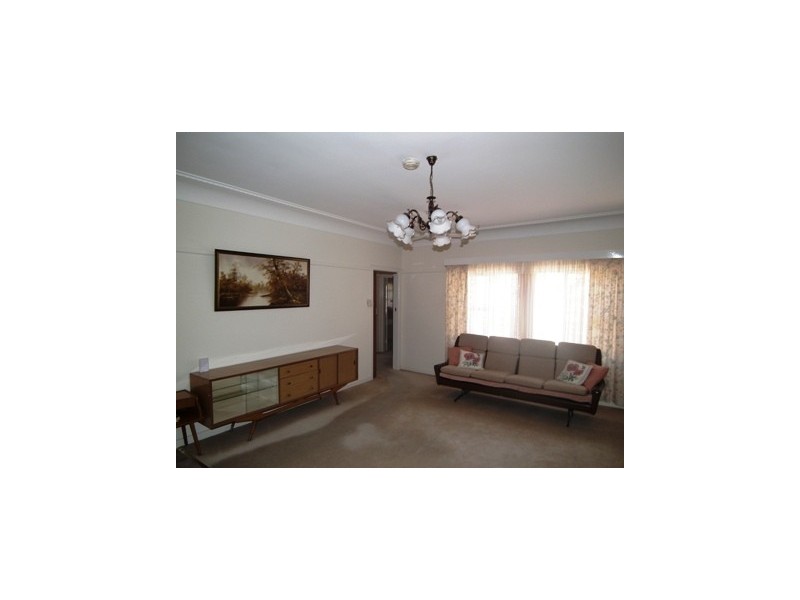 12 Waratah Street, Parkes NSW 2870