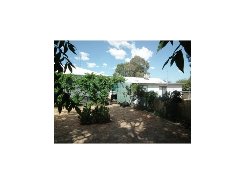 12 Waratah Street, Parkes NSW 2870