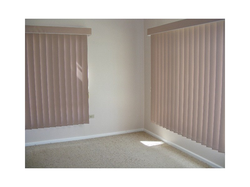 28 Armstrong St, Parkes NSW 2870