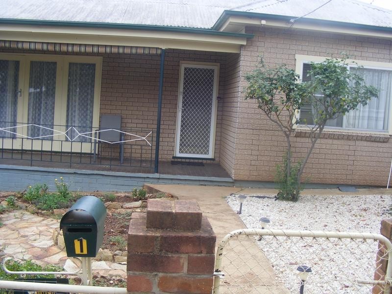 1 Howard St, Parkes NSW 2870