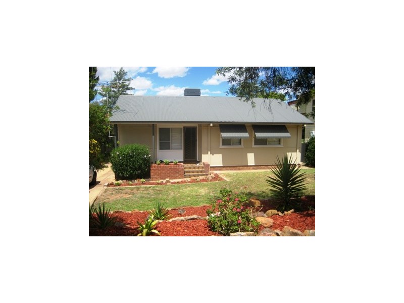 11 Kookaburra Street, Parkes NSW 2870