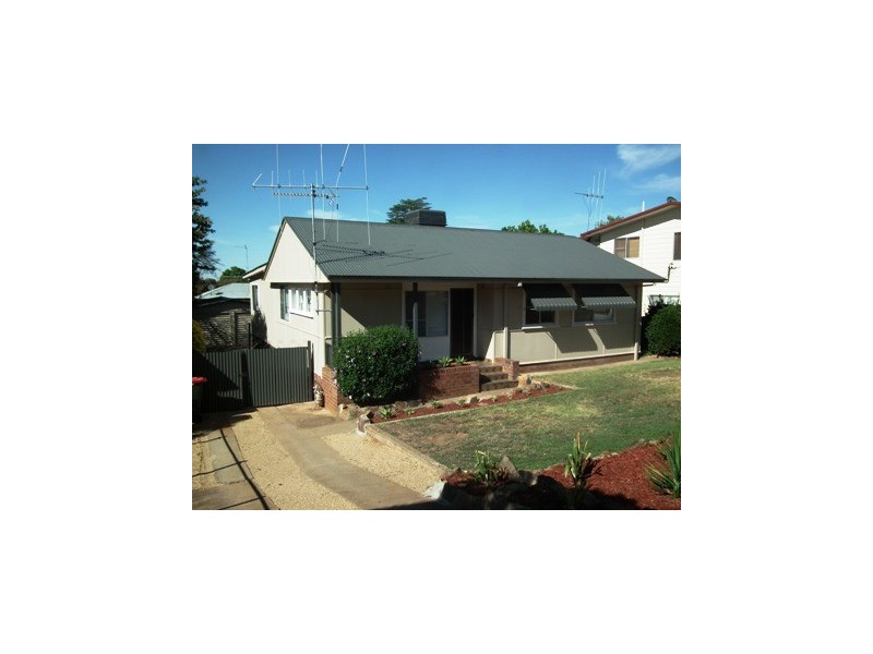 11 Kookaburra Street, Parkes NSW 2870