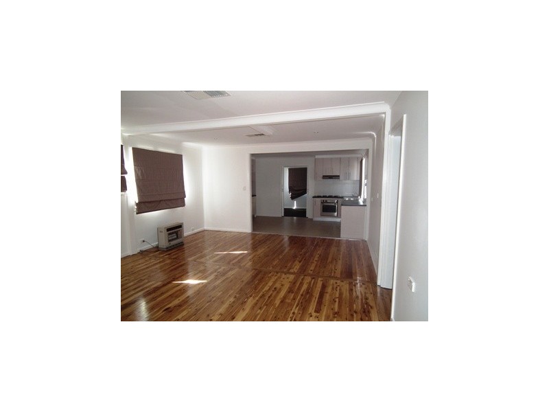 11 Kookaburra Street, Parkes NSW 2870