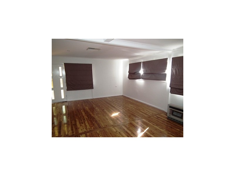 11 Kookaburra Street, Parkes NSW 2870