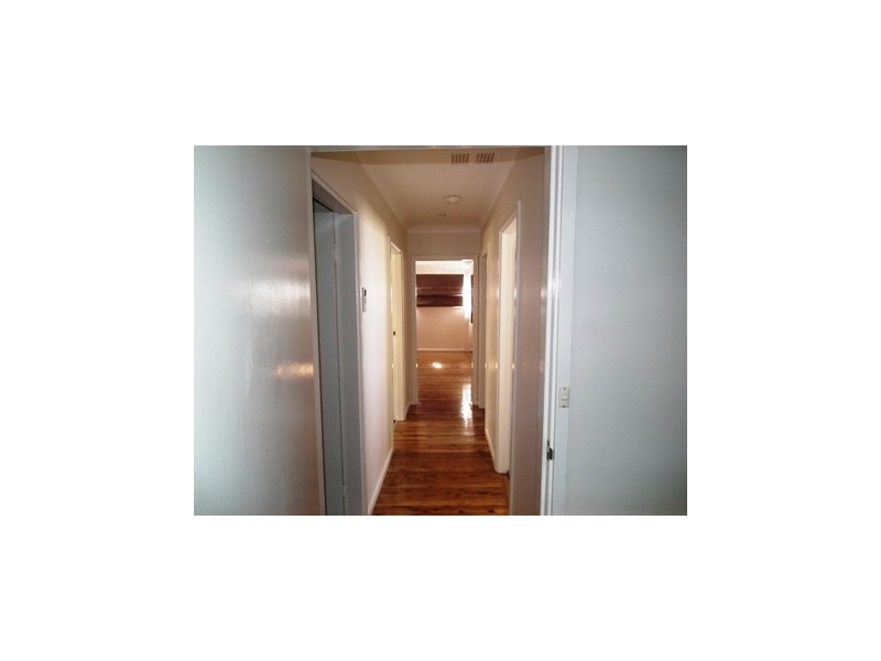 11 Kookaburra Street, Parkes NSW 2870