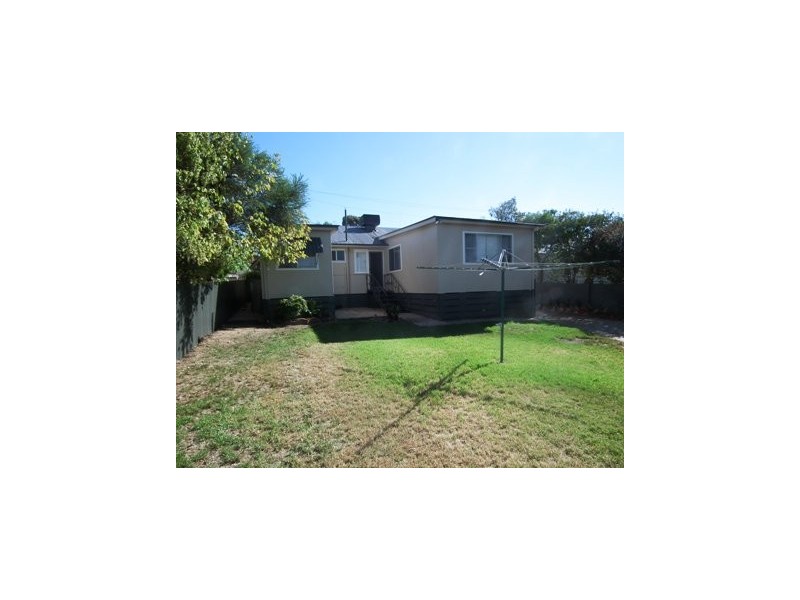 11 Kookaburra Street, Parkes NSW 2870