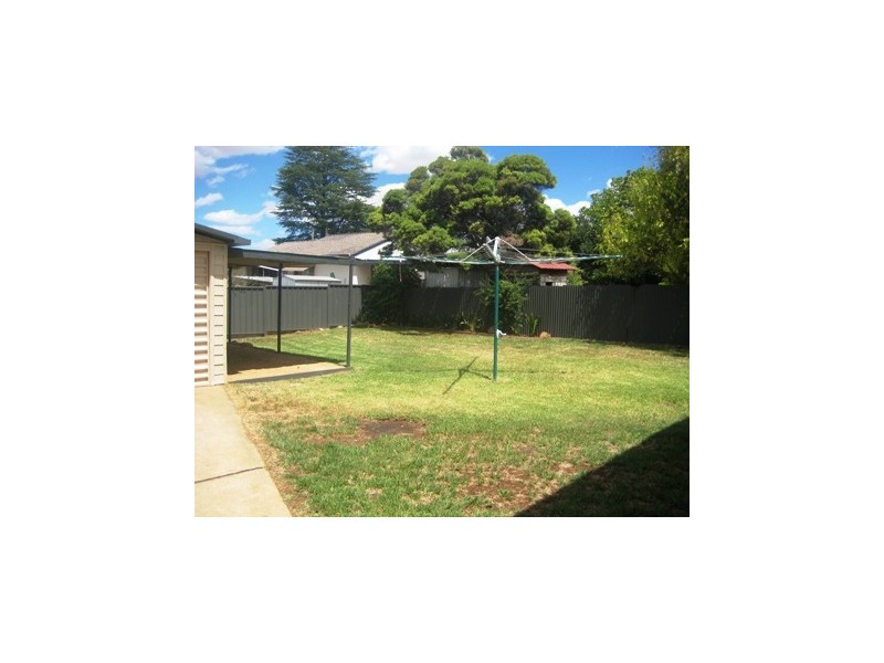 11 Kookaburra Street, Parkes NSW 2870