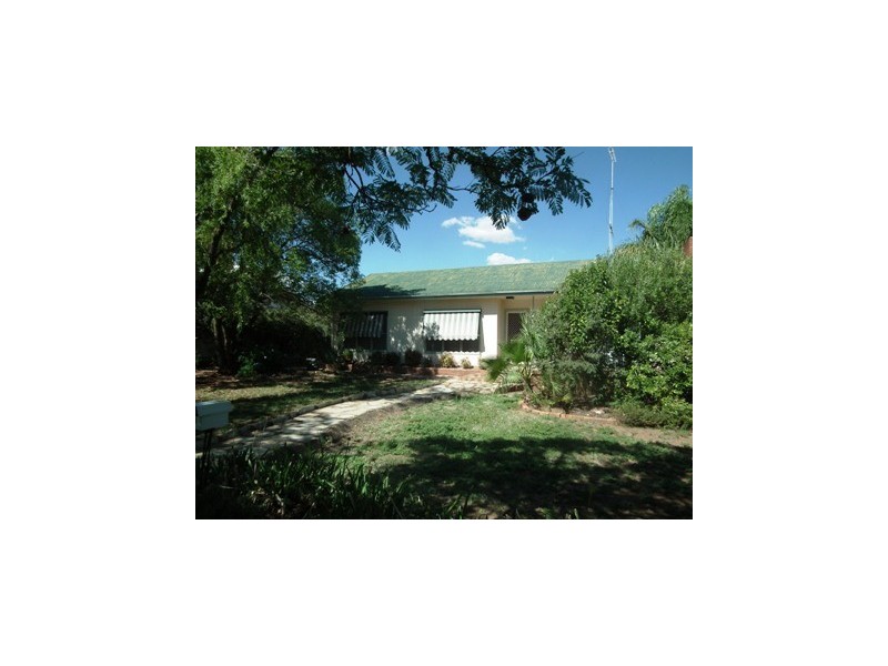 9 Waratah Street, Parkes NSW 2870