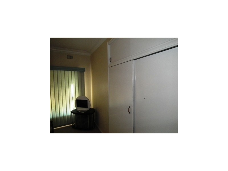 9 Waratah Street, Parkes NSW 2870