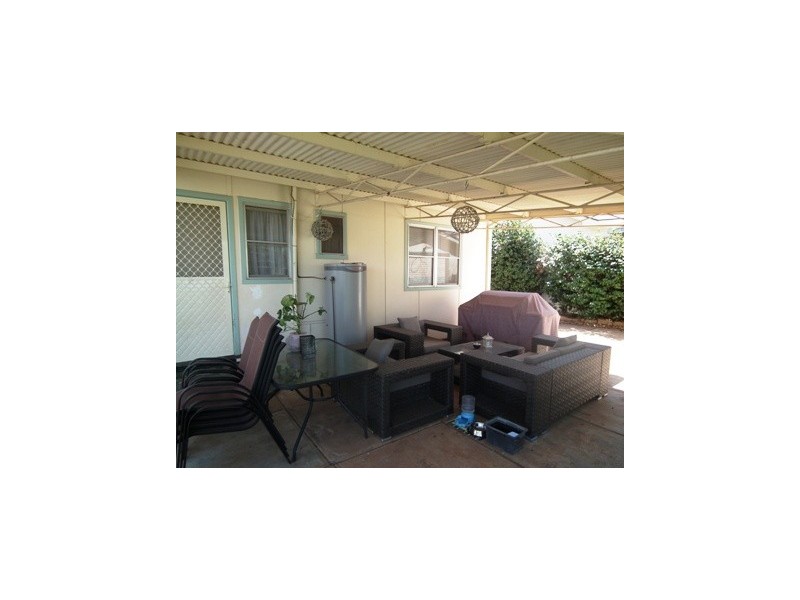 9 Waratah Street, Parkes NSW 2870