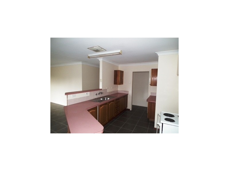 6 Forster Street, Parkes NSW 2870