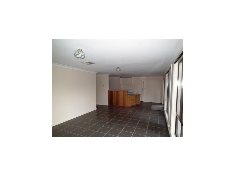 6 Forster Street, Parkes NSW 2870