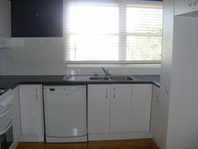 17 East Street, Parkes NSW 2870