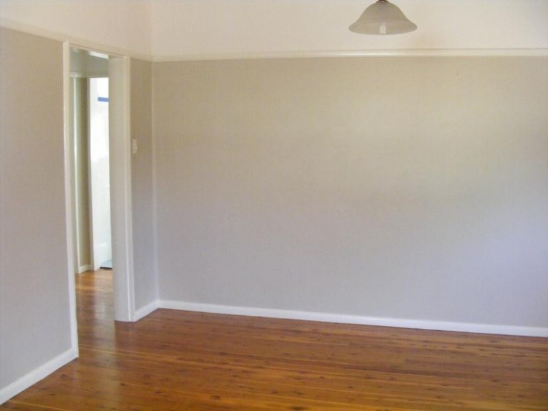 17 East Street, Parkes NSW 2870