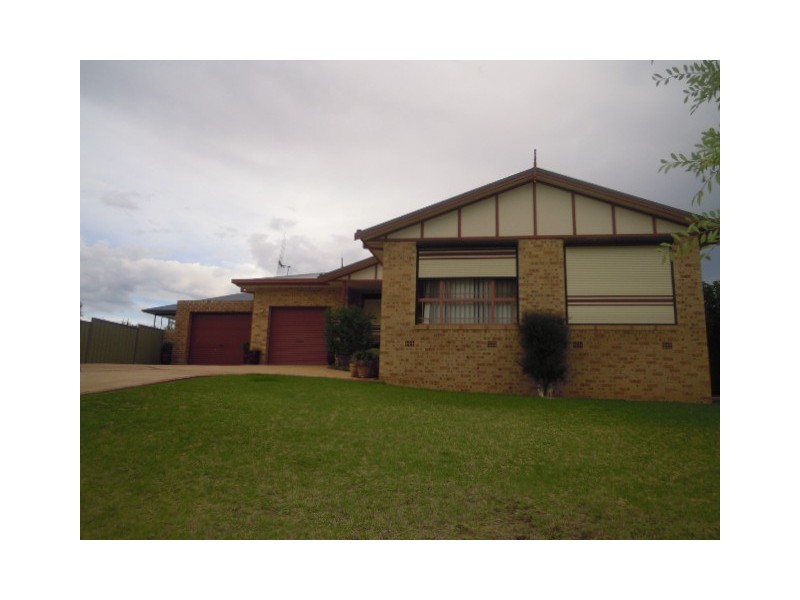 33 Park Street, Parkes NSW 2870