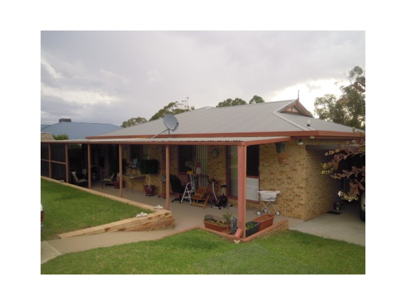33 Park Street, Parkes NSW 2870
