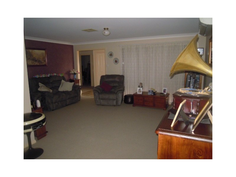 33 Park Street, Parkes NSW 2870