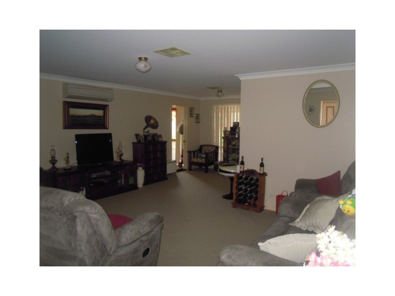 33 Park Street, Parkes NSW 2870