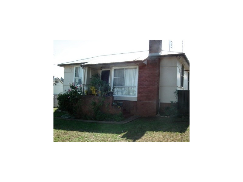18 Gallop Ave, Parkes NSW 2870