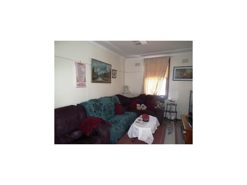 18 Gallop Ave, Parkes NSW 2870