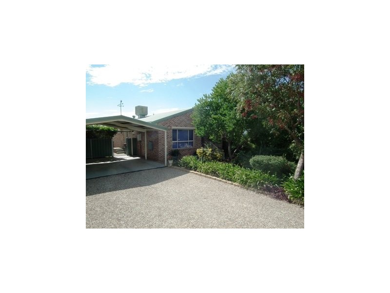 16 Vaucluse Place, Parkes NSW 2870