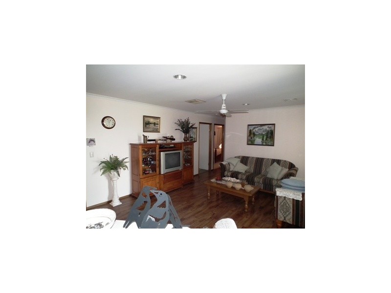 16 Vaucluse Place, Parkes NSW 2870