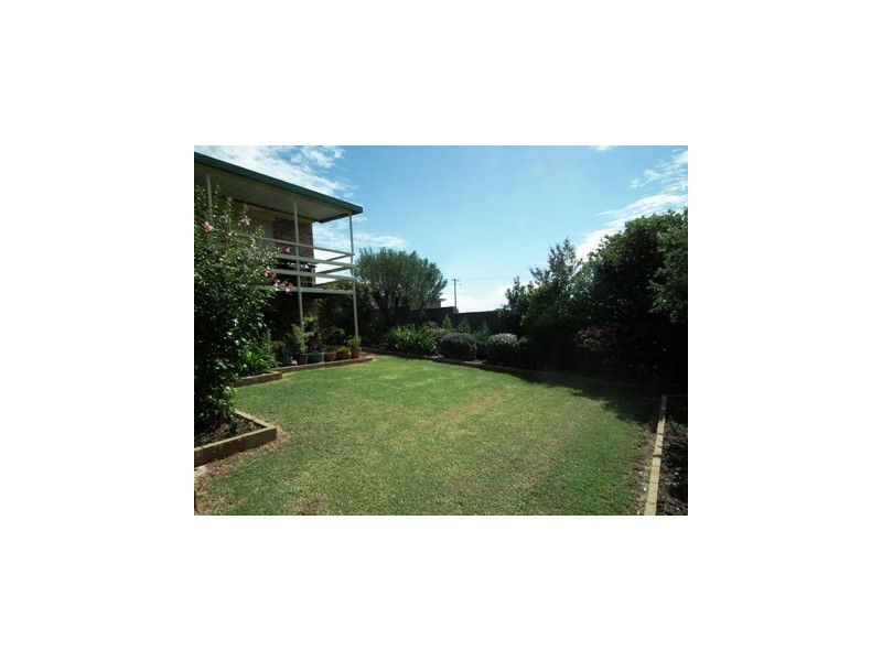 16 Vaucluse Place, Parkes NSW 2870