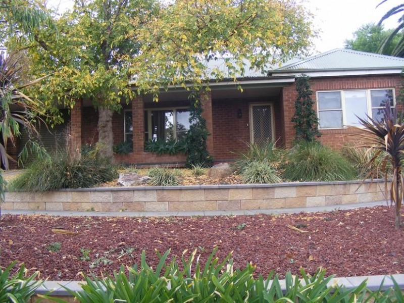 6 Want St, Parkes NSW 2870