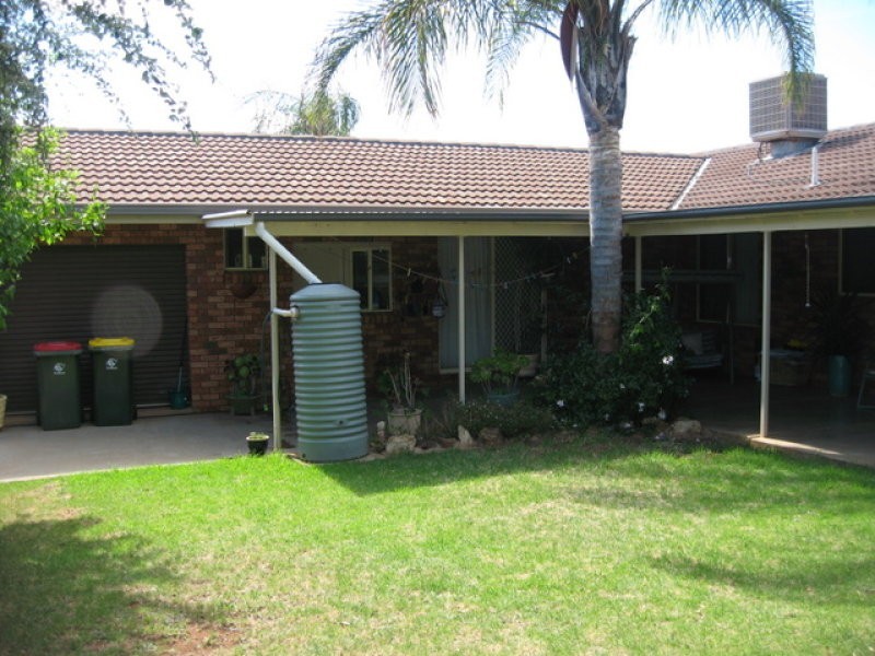 18 Danilenko Street, Parkes NSW 2870