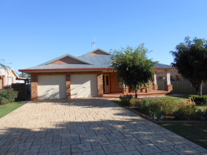 20 Arana Place, Parkes NSW 2870