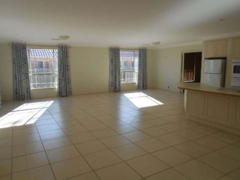 20 Arana Place, Parkes NSW 2870