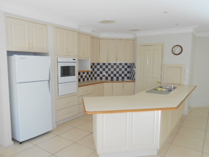 20 Arana Place, Parkes NSW 2870